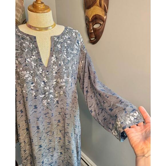 Amaya Dillon Navy 100% Silk Hand Embroidered Kaftan - Picture 5 of 10